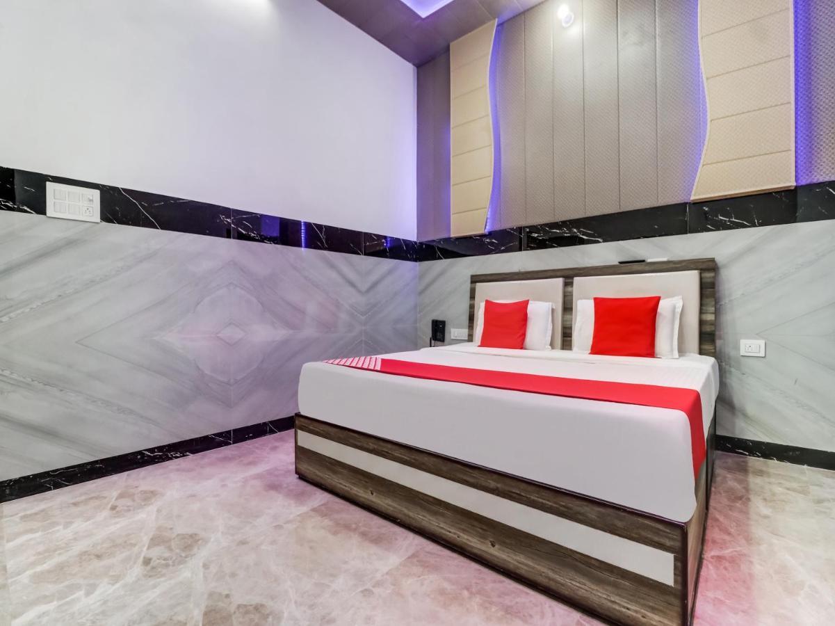 Oyo Flagship 83121 Hotel Rose Vip 萨哈兰普尔 外观 照片