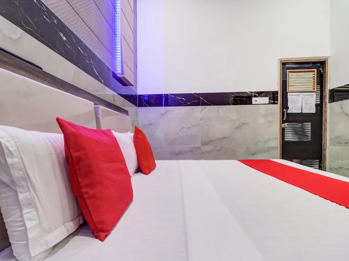 Oyo Flagship 83121 Hotel Rose Vip 萨哈兰普尔 外观 照片