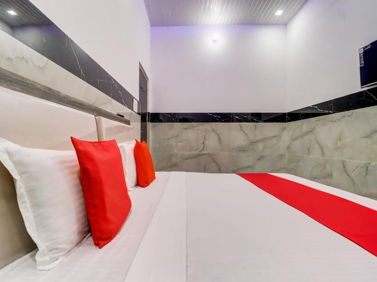 Oyo Flagship 83121 Hotel Rose Vip 萨哈兰普尔 外观 照片