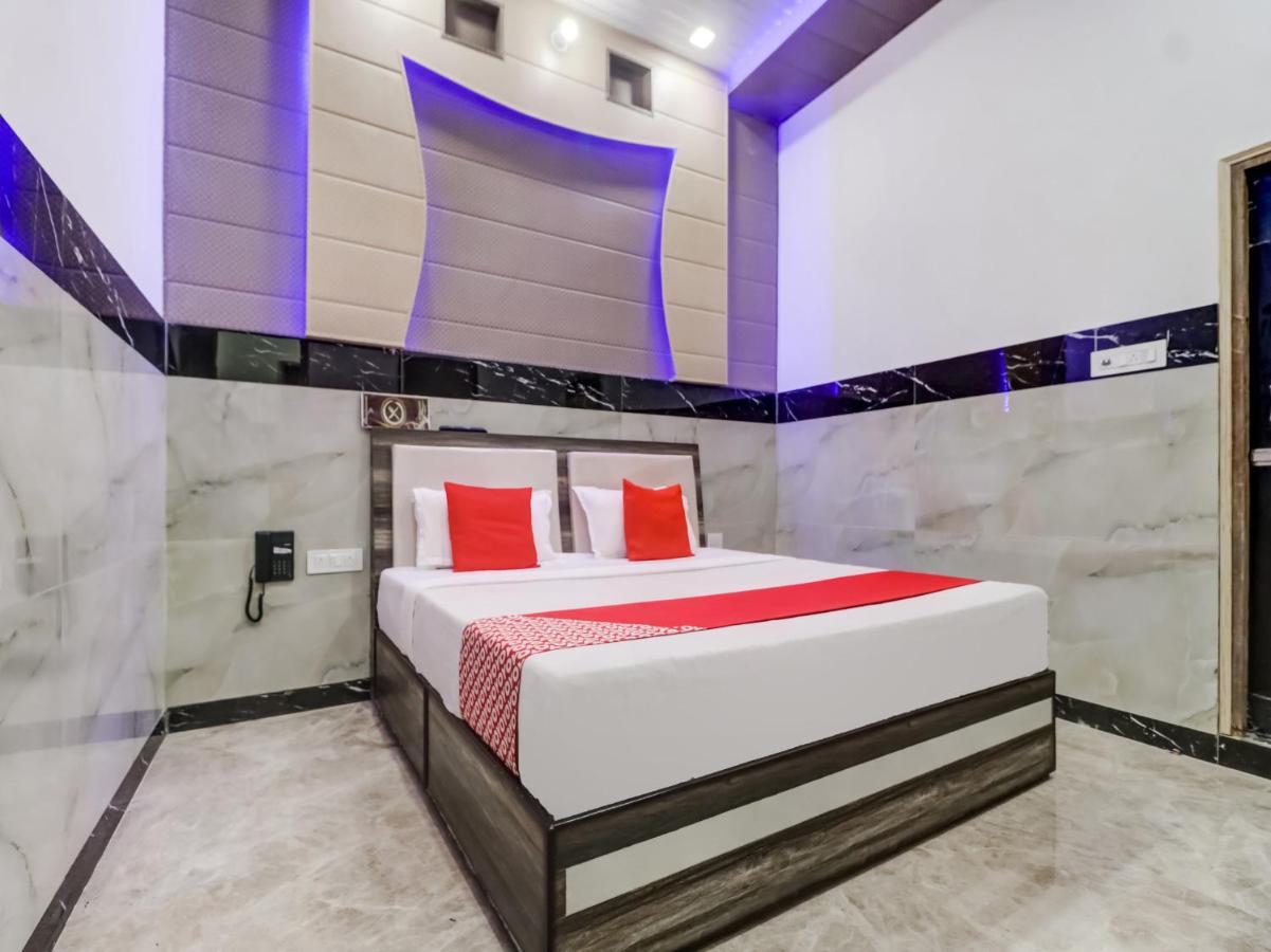 Oyo Flagship 83121 Hotel Rose Vip 萨哈兰普尔 外观 照片